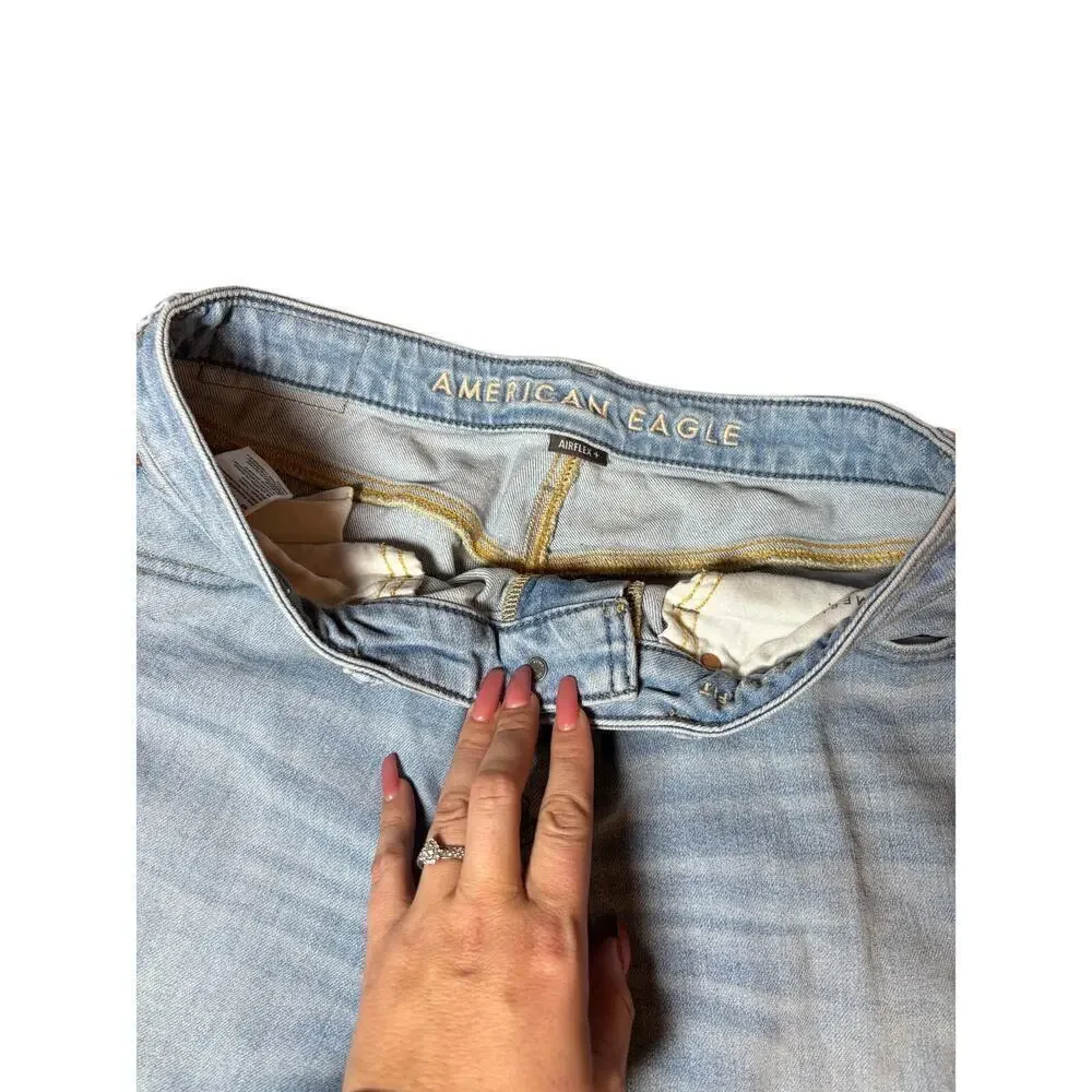 American Eagle mens jeans size 31 x 30 in great condition hole slits in knees